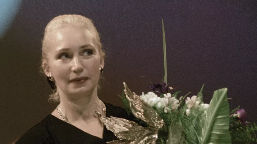 Актриса Татьяна Васильева сняла парик в эфире шоу «Секрет на миллион»