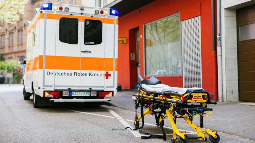 Около 35 человек пострадали в ДТП с автобусом и грузовиком на востоке Германии