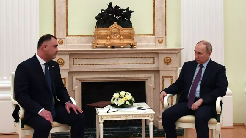 Президенты Южной Осетии и России поздравили друг друга с Днём Победы
