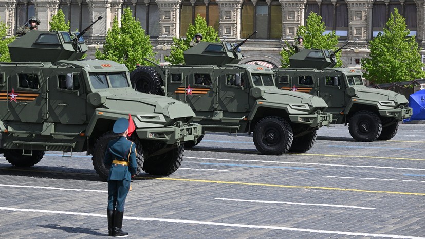 «Защитить военнослужащих»: броневики «ВПК-Урал» и «Ахмат» впервые приняли участие в параде Победы