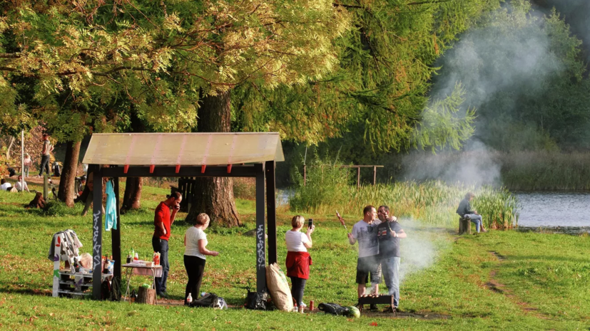 Жителям ЯНАО напомнили о правилах противопожарной безопасности на природе