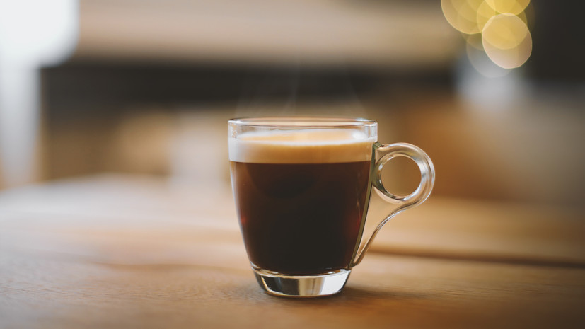 Нутрициолог Свиридова посоветовала пить не больше чашки кофе в день