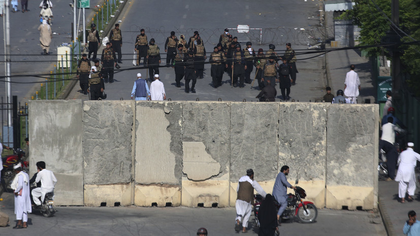 В Пакистане 10 человек погибли и 1750 пострадали в столкновениях протестующих с полицией