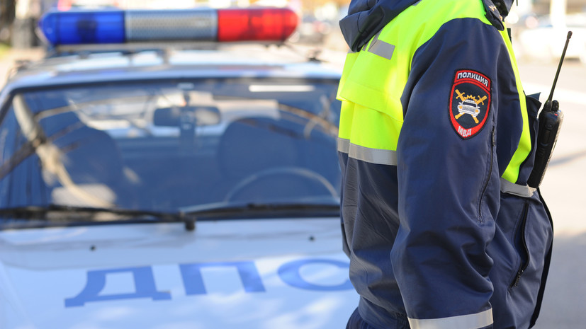 Четыре человека погибли при столкновении грузовика с легковым автомобилем в Калмыкии