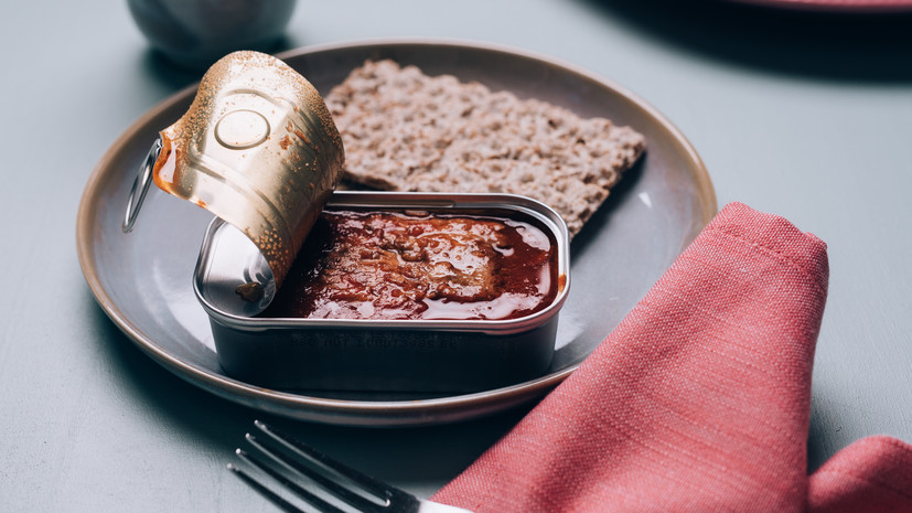 Диетолог Соломатина: не стоит злоупотреблять консервированной рыбой