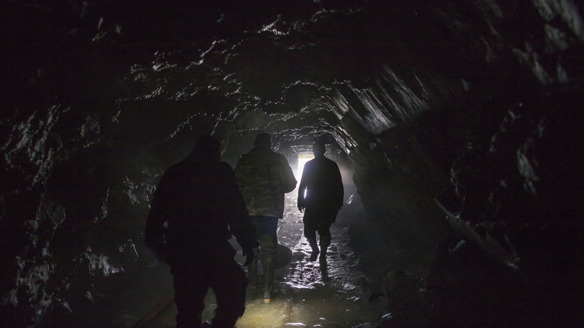 Минугля ДНР: на поверхность подняли 71 горняка из двух обесточенных шахт