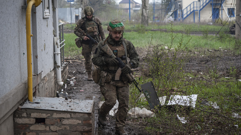Экс-премьер Азаров: украинские военкомы за время мобилизации стали миллионерами
