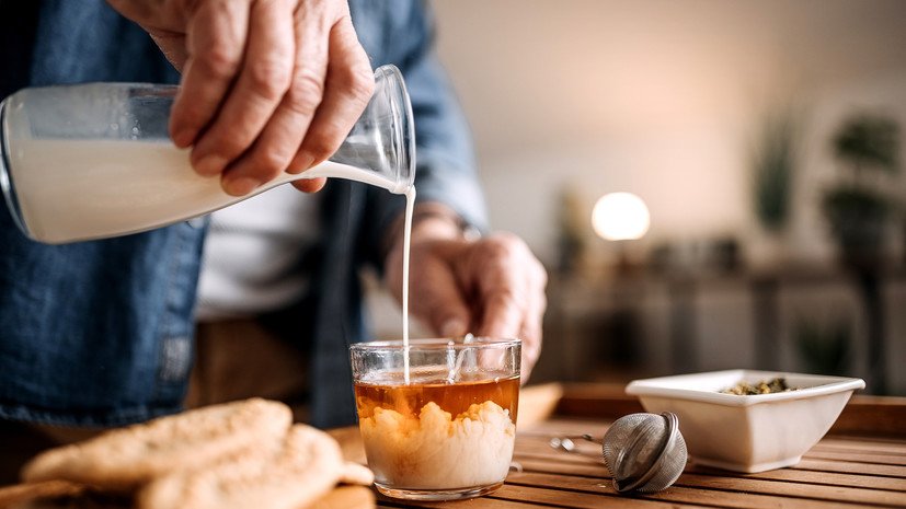 Диетолог Мансурова: чай с молоком помогает стабилизировать нервную систему