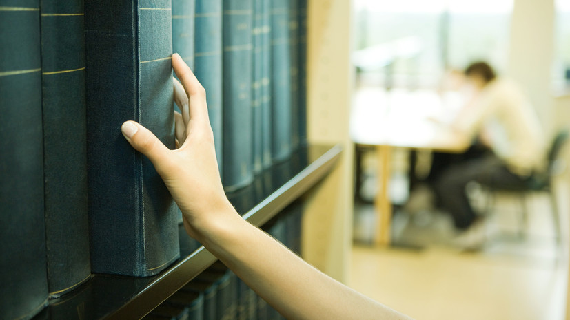 Международный книжный салон открылся в Петербурге