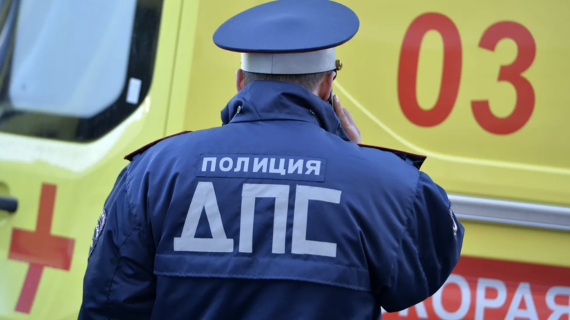 В результате ДТП в Свердловской области погиб один человек, ещё девять пострадали