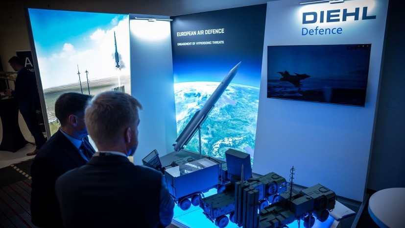 Эстония и Латвия начали переговоры с немецким Diehl Defence о поставках систем ПВО