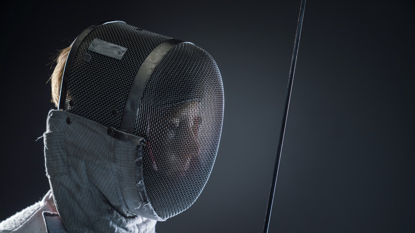 17 российских фехтовальщиков допущены до турниров FIE