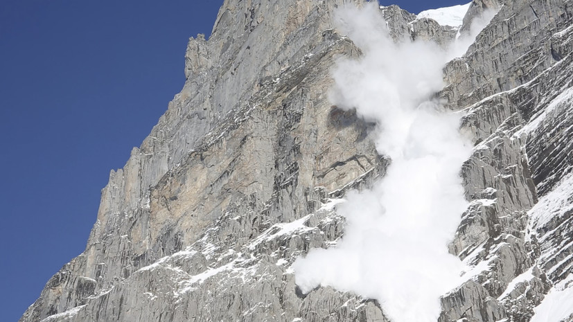 В горах Швейцарии при сходе лавины погибли трое граждан Нидерландов