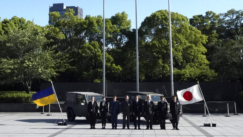 NHK: в Минобороны Японии прошла церемония передачи ста грузовиков и другой техники Украине