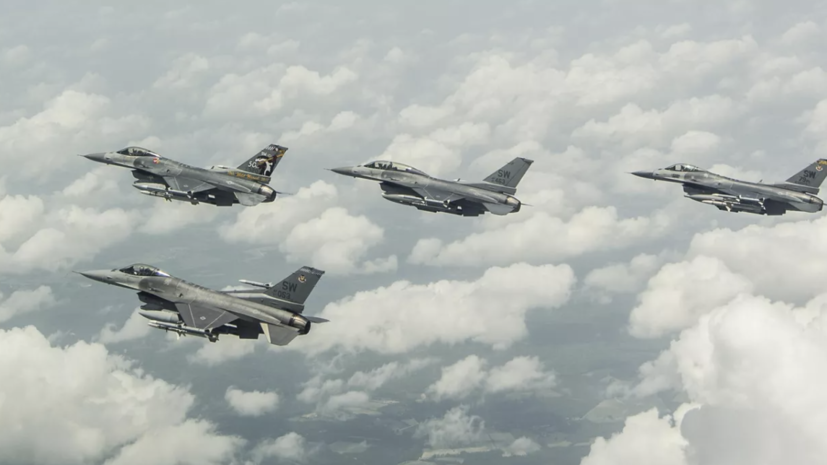 Asia Times: США и Европа передадут Украине устаревшие версии истребителей F-16