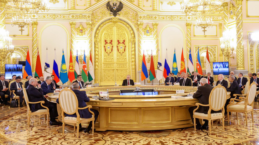 В Кремле лидеров стран ЕАЭС угостили пельменями с осетриной и щами из щавеля