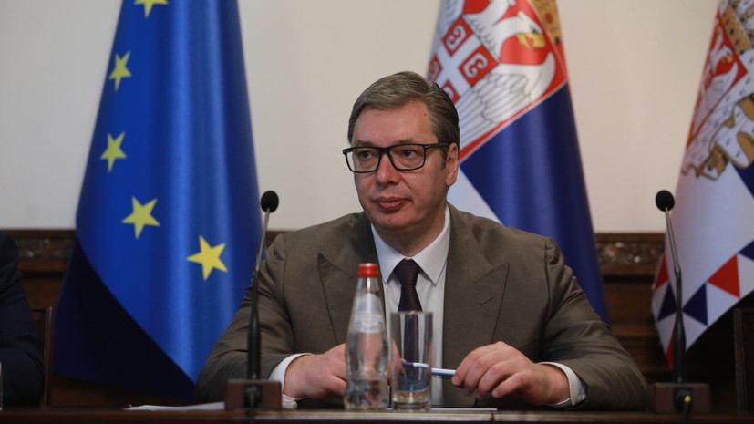 Вучич сообщил, что подал в отставку с поста лидера правящей партии Сербии