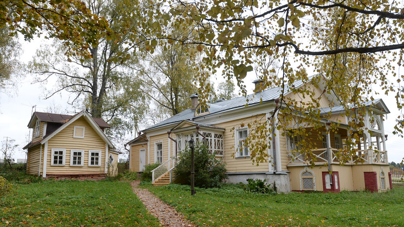 В Пушкино открыли выставку «Мураново: взгляд через нейросети»