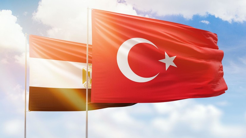 Президенты Египта и Турции договорились повысить уровень отношений и обменяться послами