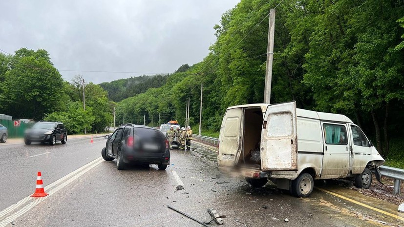 В ДТП на горной трассе в Крыму погибли три человека