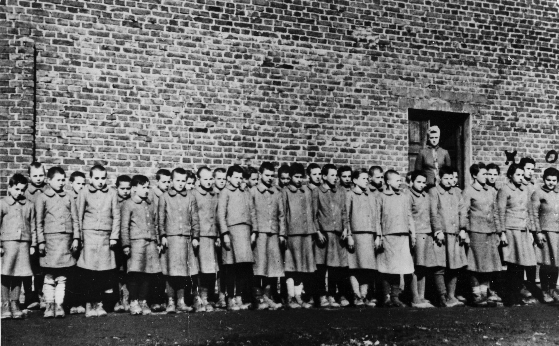 «Расходный материал»: ФСБ опубликовала документы об эксплуатации детей на предприятиях Третьего рейха