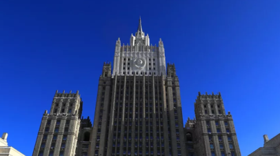 Вандалы бросили на территорию консульства России в Финляндии взрывное шумовое устройство