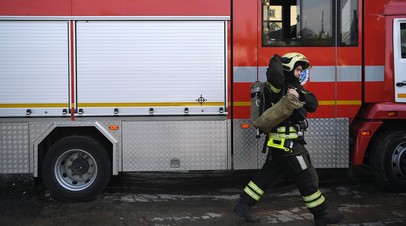 Здание загорелось на Ереванской улице в Москве