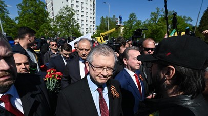 Никакие пакости нас не смутят: российские дипломаты в Варшаве заявили о провокации на мемориале советским воинам