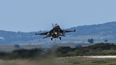 Подоляк заявил, что решение о передаче F-16 Украине уже принято
