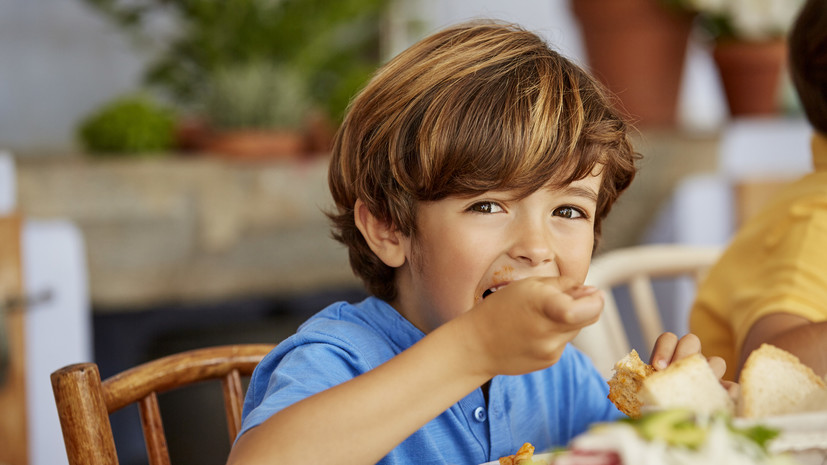 Нутрициолог Генварская: пищевые привычки детей зависят от вкусовых предпочтений родителей