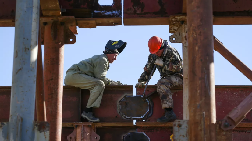 Аналитики назвали сферы общепита и туризма популярными для подработки летом