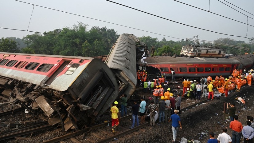 Власти Индии: спасательная операция на месте ЧП с поездами может завершиться 3 июня