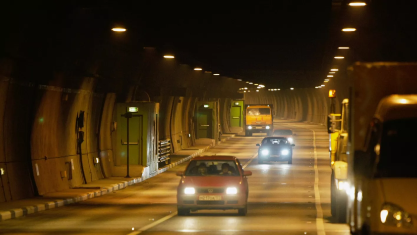 В Лефортовском тоннеле в Москве столкнулись несколько автомобилей