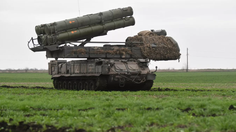 В Донецке прозвучало не менее шести взрывов, сработала система ПВО