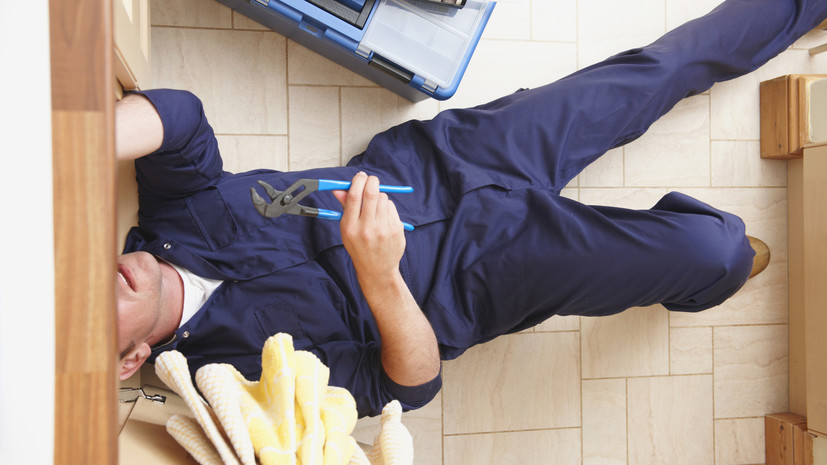 Юрист Турапина дала советы, как не стать жертвой вымогательства со стороны «сантехников» и «ремонтников»