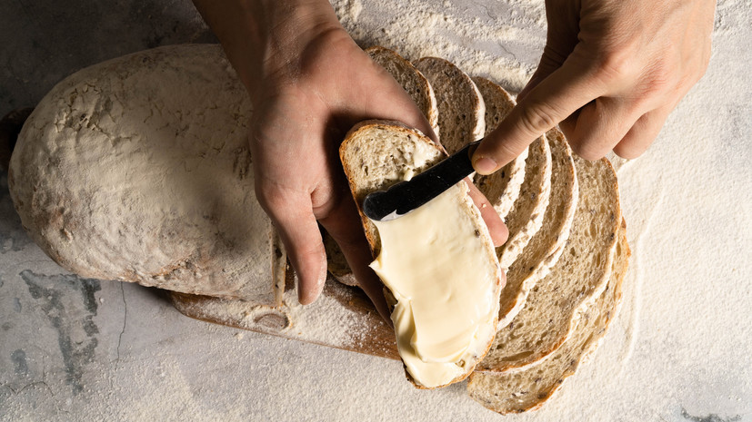 Диетолог Соломатина посоветовала не употреблять хлеб на ночь