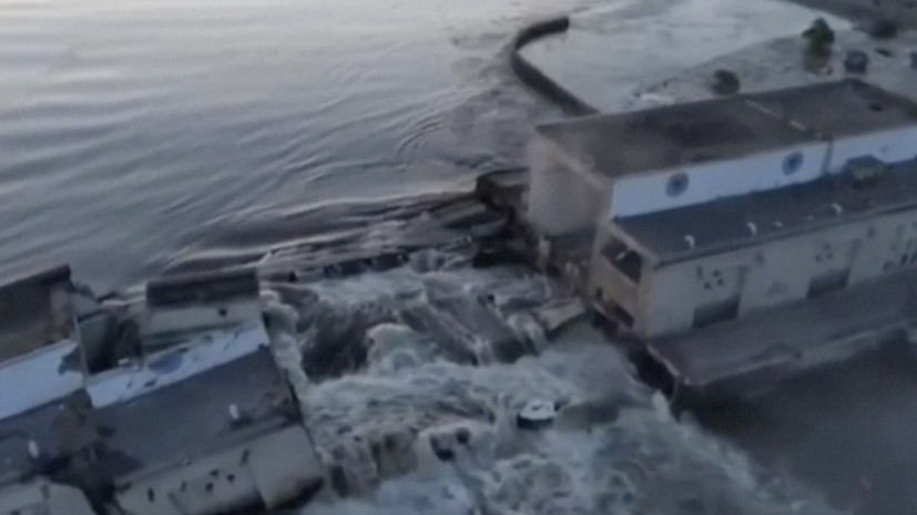 «Вода поднялась на 10 м»: в результате ударов ВСУ разрушились задвижки на Каховской ГЭС