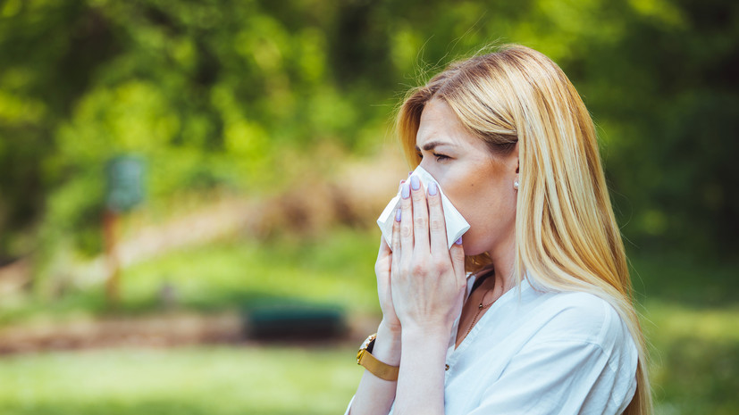 Врач Демьяновская рассказала, на пыльцу каких трав и деревьев проявляется аллергия в июне