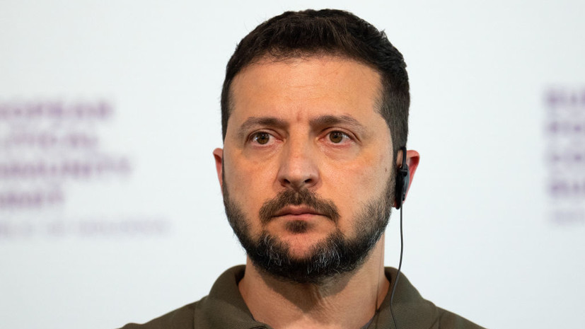 Зеленский заявил, что провёл срочное заседание СНБО из-за ситуации на Каховской ГЭС