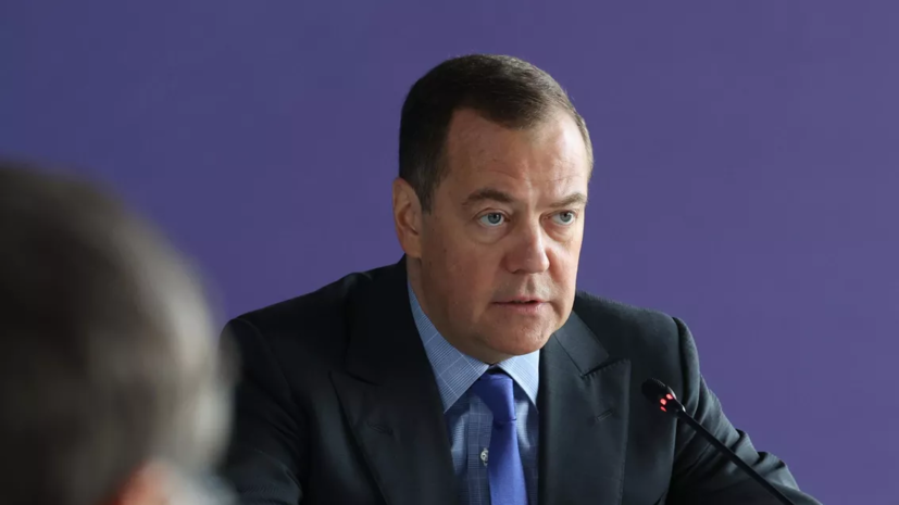 Медведев: большинство детей мигрантов в России плохо знают русский язык
