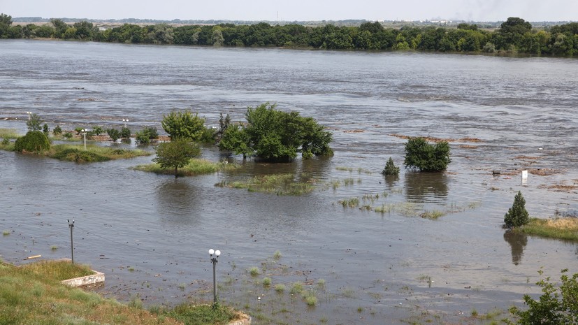 Глава администрации Леонтьев: уровень воды в Новой Каховке снизился на 60 см