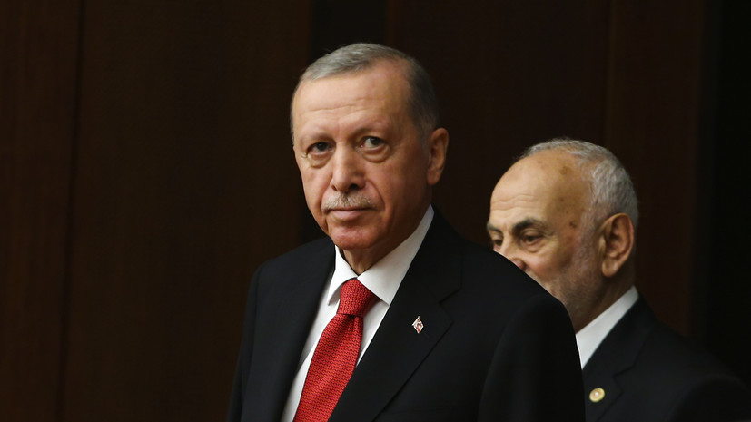 Эрдоган обсудил с Зеленским идею создания международной комиссии по ЧП на Каховской ГЭС