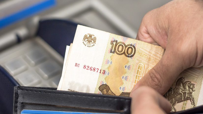 В правительстве Казахстана сообщили, что не давали банкам установок по переводам в рублях