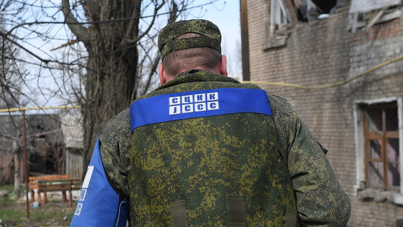 Корреспондент RT сообщил, что в Луганске были слышны взрывы