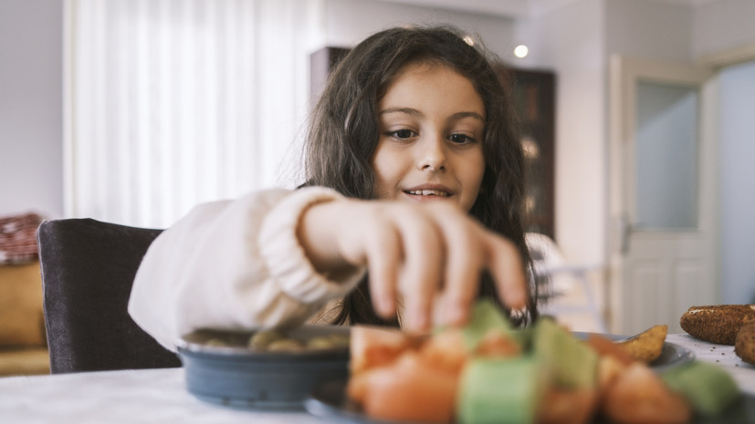 Специалисты Пырьева и Мешкова рассказали, как сформировать здоровые пищевые привычки у детей