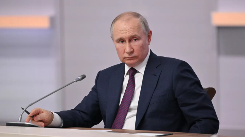 Путин поручил образовать комиссию по ликвидации последствий диверсии на Каховской ГЭС
