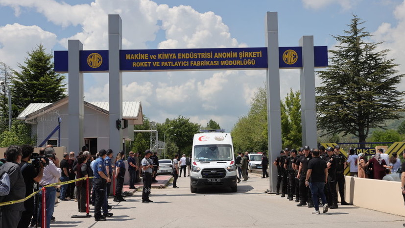 «В цехе по производству динамита»: пять человек погибли в результате взрыва на оборонном заводе в Турции