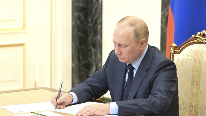Владимир Путин назначил послом России в Азербайджане Михаила Евдокимова