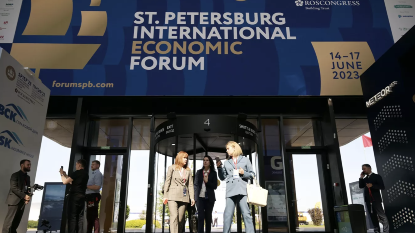 Стало известно, какие блюда предлагают в ресторане для гостей ПМЭФ