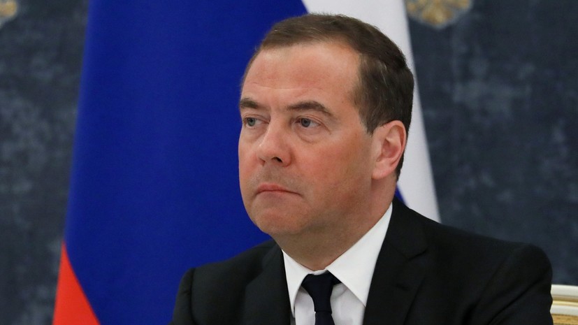 Медведев: России НАТО и Украина в альянсе не нужны